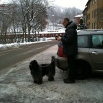 Kaijlo och Jocke spanar utmed gatan