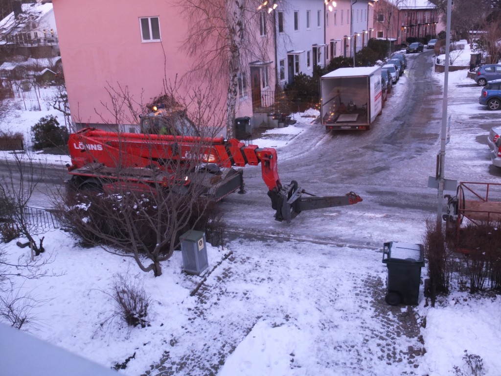 En kranbil med snabel.