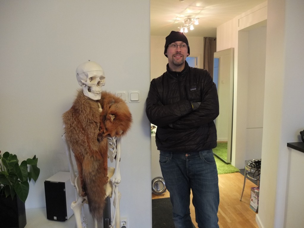 Benjamin och husse också välklädda.